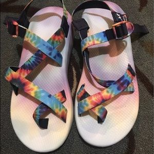 Men’s chacos Sz 11 rainbow color